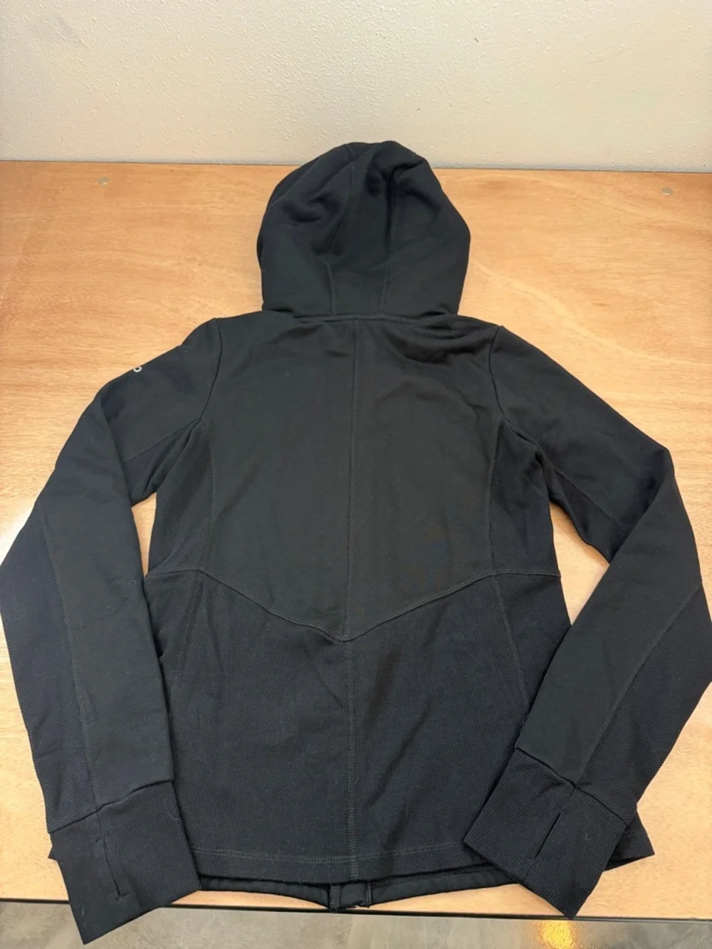 ALO Yoga Black Hooded Utility Jacket with Zip - Picture 5 of 11